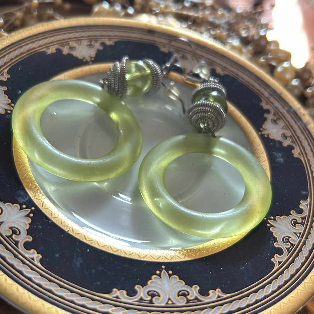 Vintage Chartreuse Loop Dangle Earrings - Picture 3 of 6